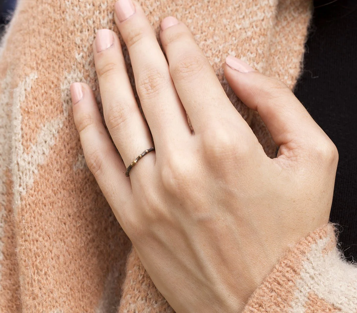 Embedded Band - Image 6